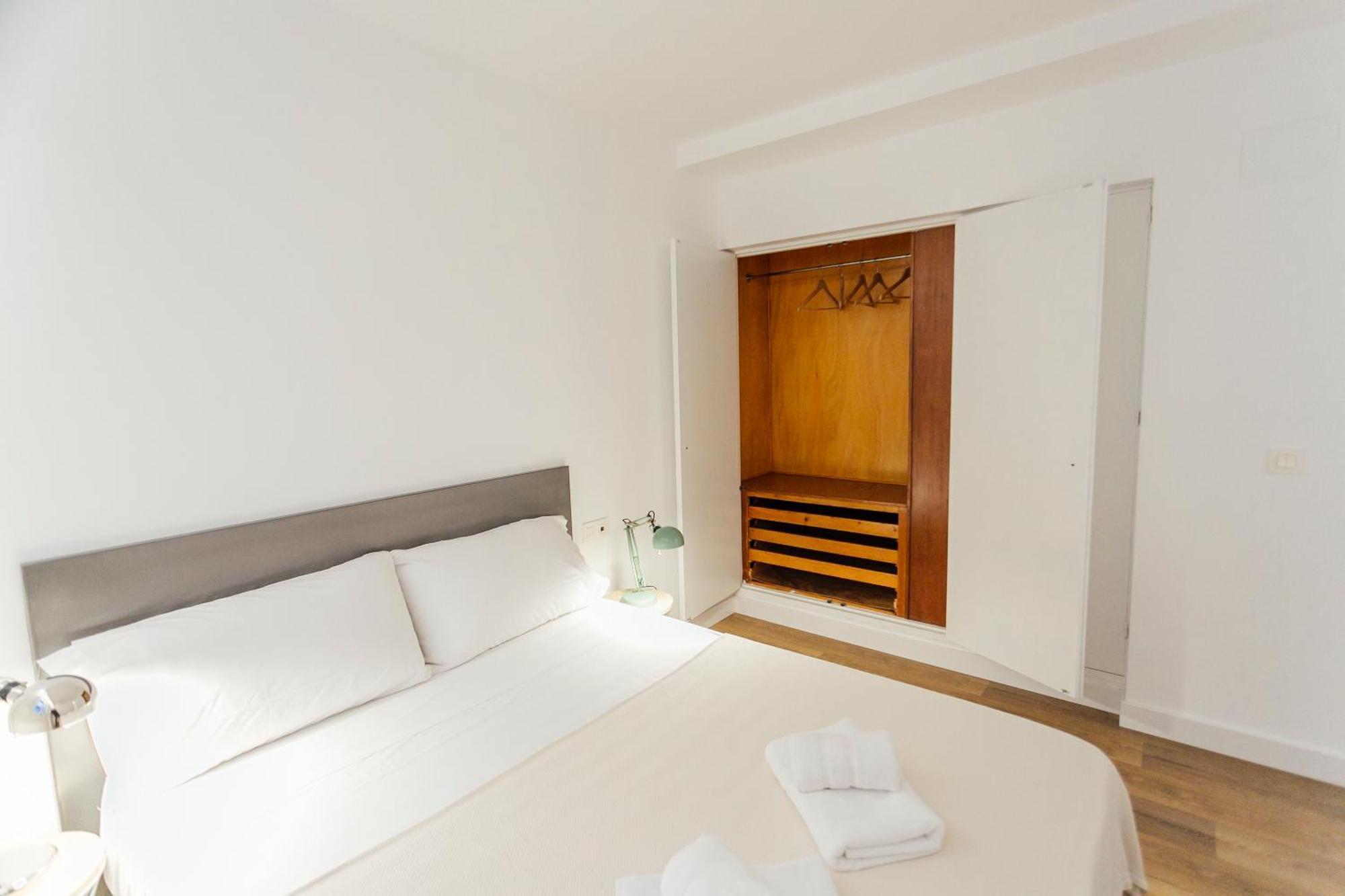 Appartamento Decorated And Renovated- 2bd 2bth- Center *